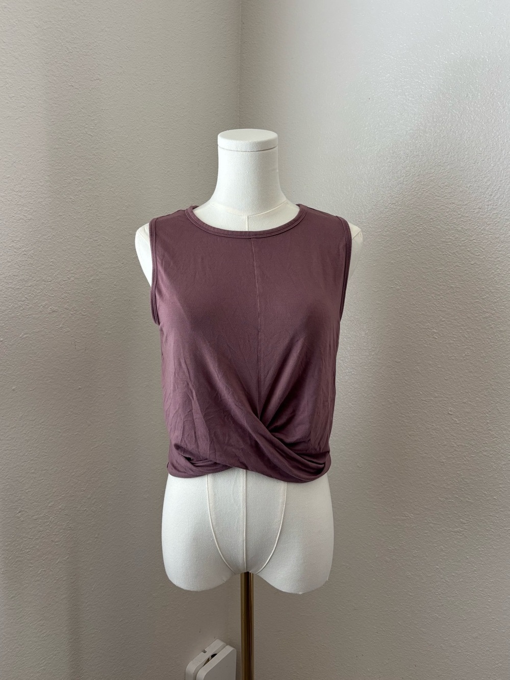 Alo Yoga Cover Tank in Woodrose